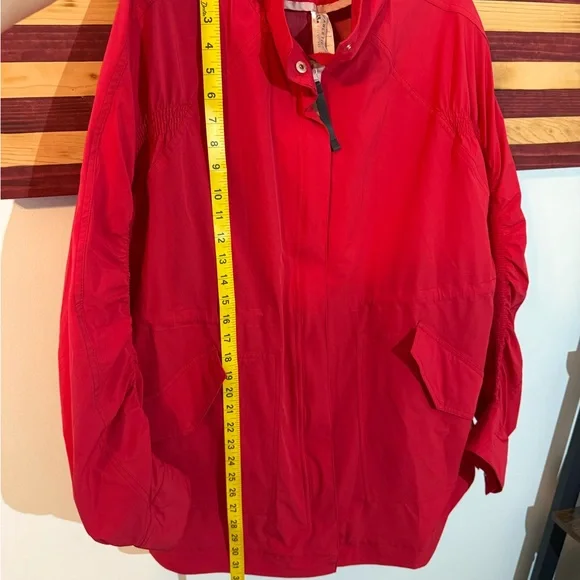 Fabletics Giana II Red Ruched Longline Windbreaker Rain Jacket Oversized Size M - Picture 4 of 10